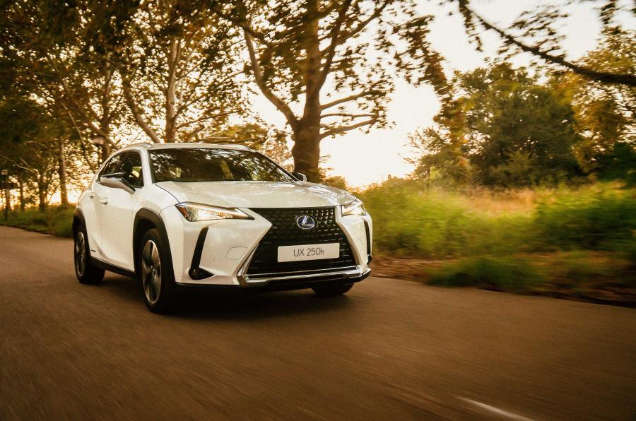 Lexus UX250h 2019 года  (ZA) (фото 6 из 22)